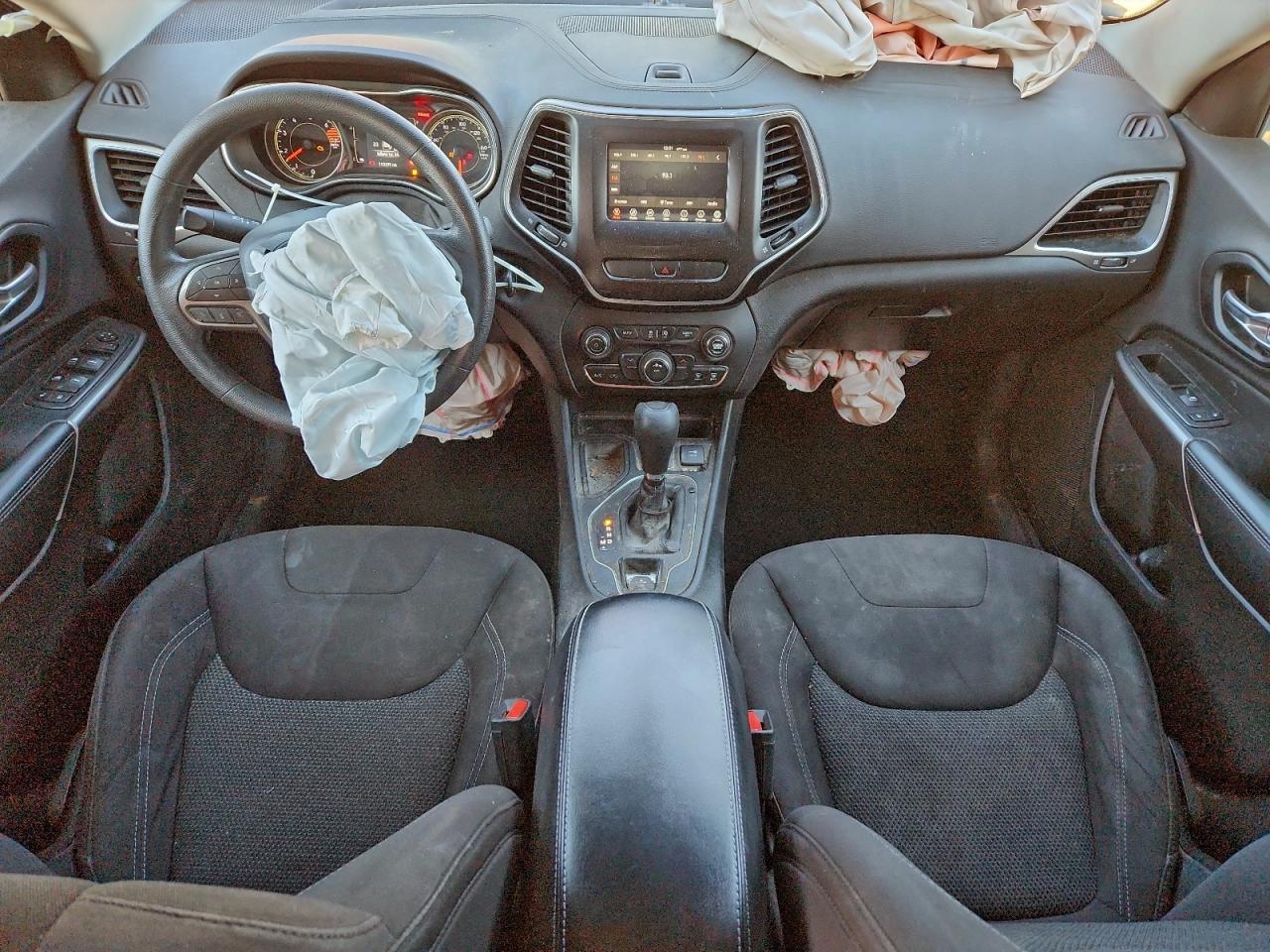 2019 JEEP CHEROKEE LATITUDE photo 8