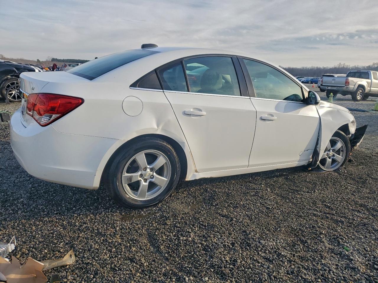 2016 CHEVROLET CRUZE LIMITED LT photo 3