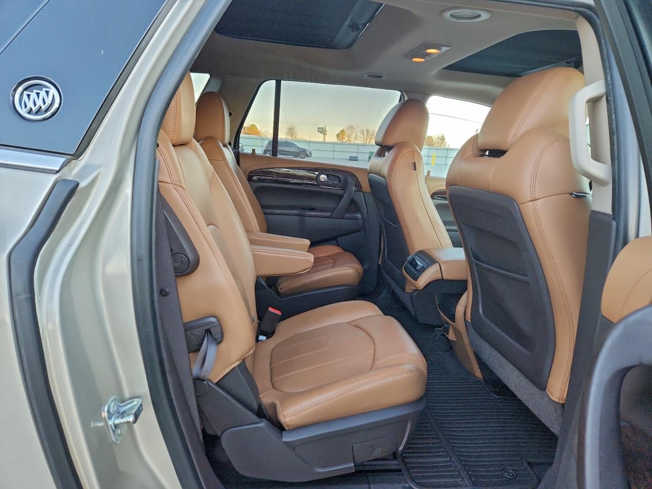 2016 BUICK ENCLAVE photo 11
