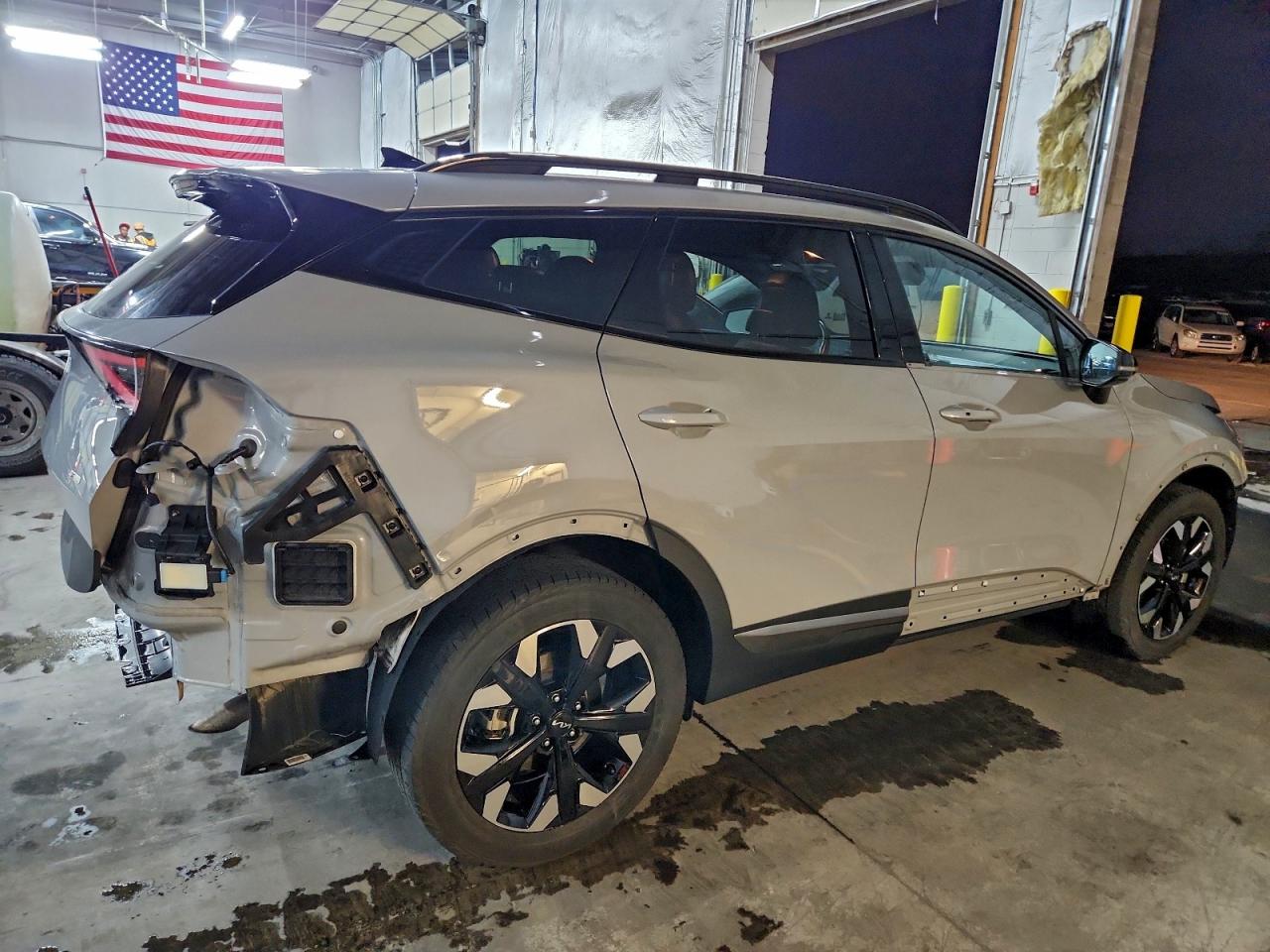 2023 KIA SPORTAGE X LINE photo 3
