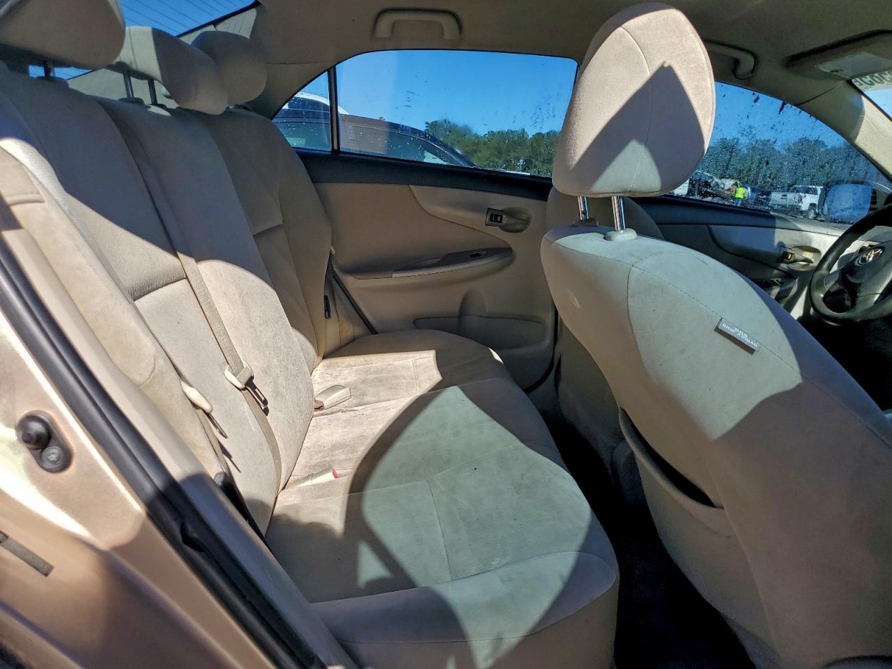 2011 TOYOTA COROLLA BASE photo 10