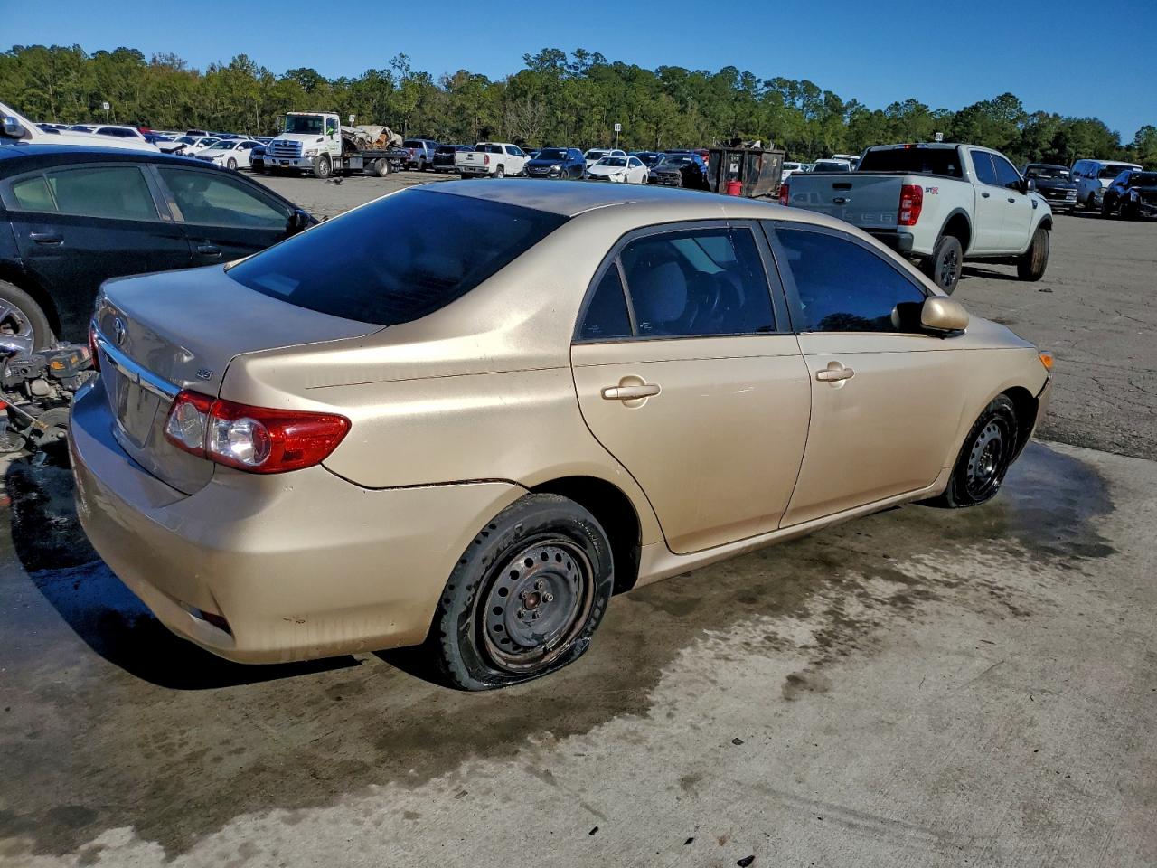 2011 TOYOTA COROLLA BASE photo 3