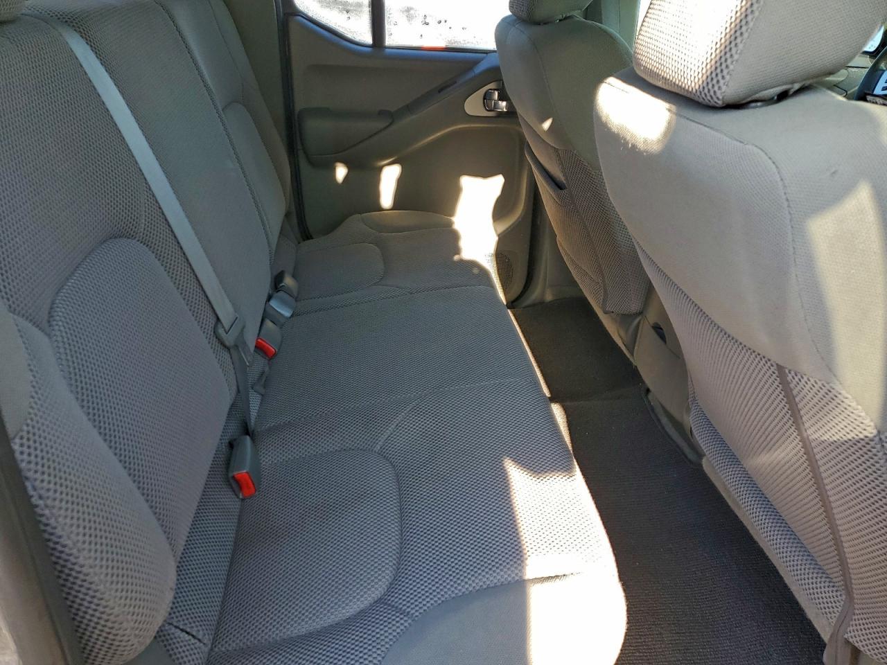 2017 NISSAN FRONTIER S photo 10