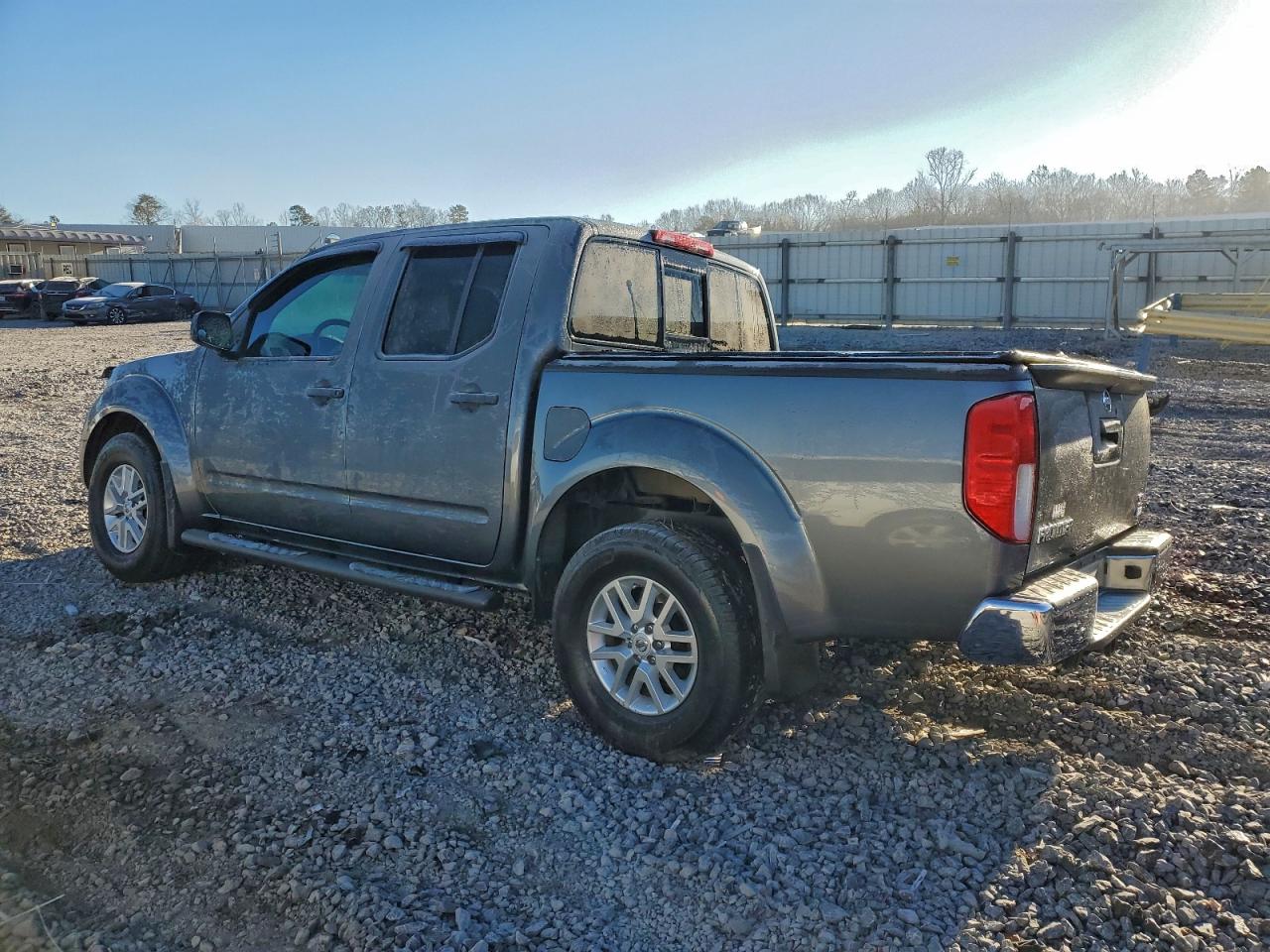 2017 NISSAN FRONTIER S photo 2
