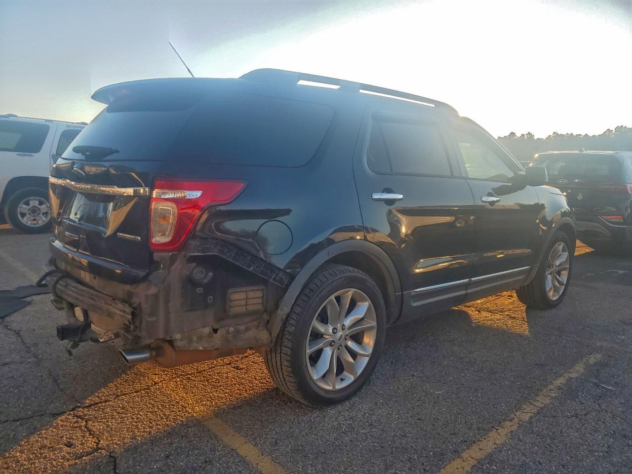 2013 FORD EXPLORER XLT photo 3