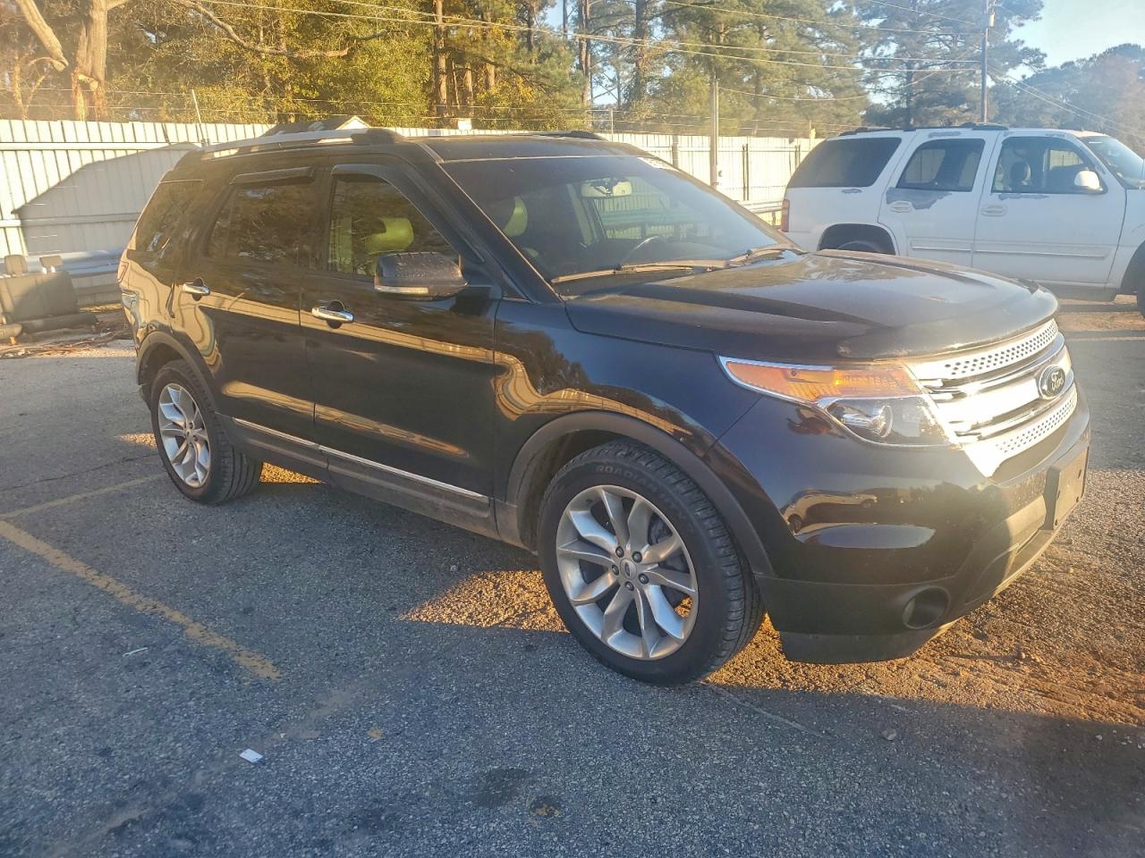 2013 FORD EXPLORER XLT photo 4
