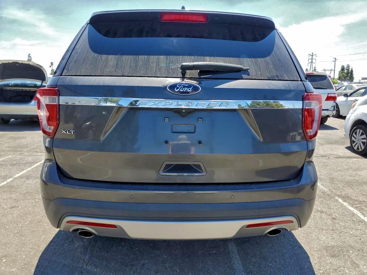 2016 FORD EXPLORER XLT photo 6
