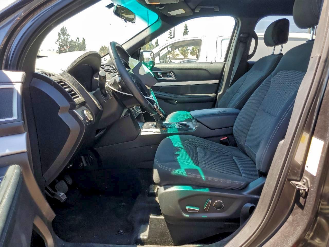 2016 FORD EXPLORER XLT photo 7