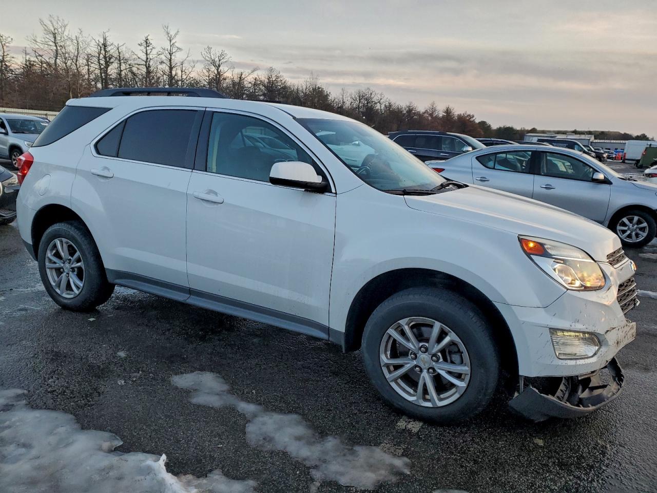 2016 CHEVROLET EQUINOX LT photo 4
