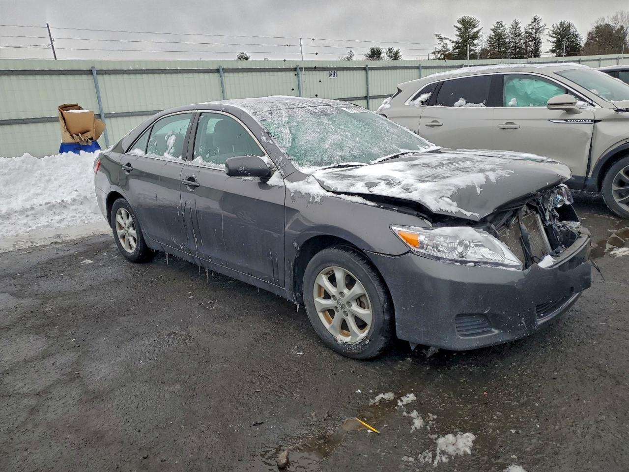 2011 TOYOTA CAMRY BASE photo 4
