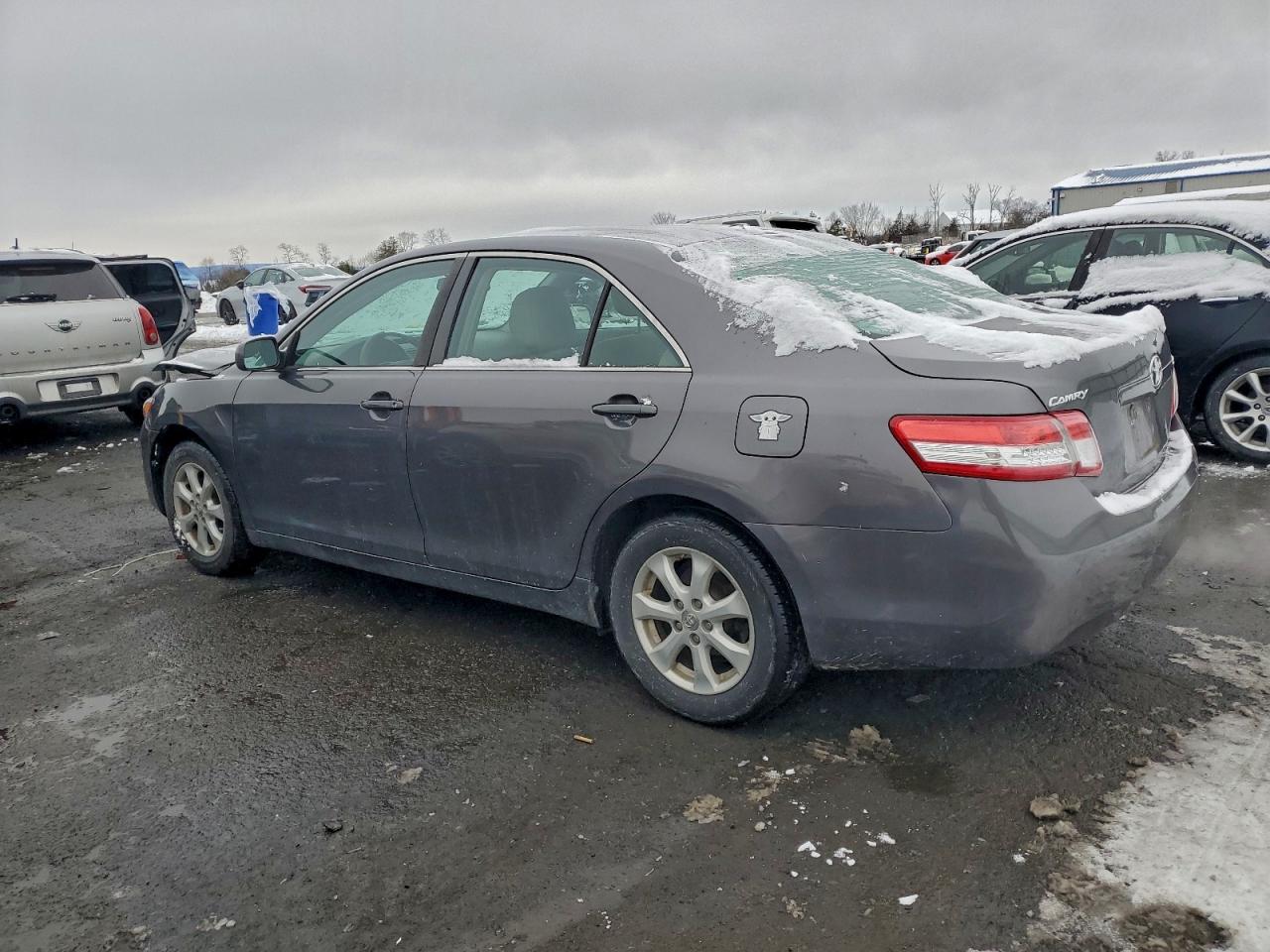 2011 TOYOTA CAMRY BASE photo 2