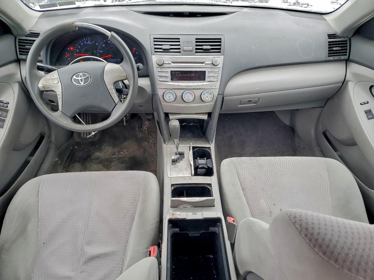2011 TOYOTA CAMRY BASE photo 8