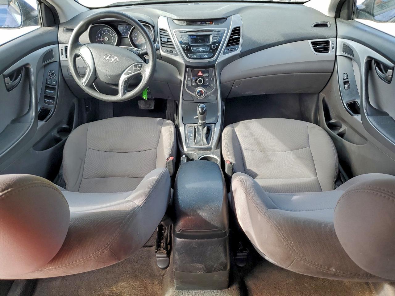 2016 HYUNDAI ELANTRA SE photo 8