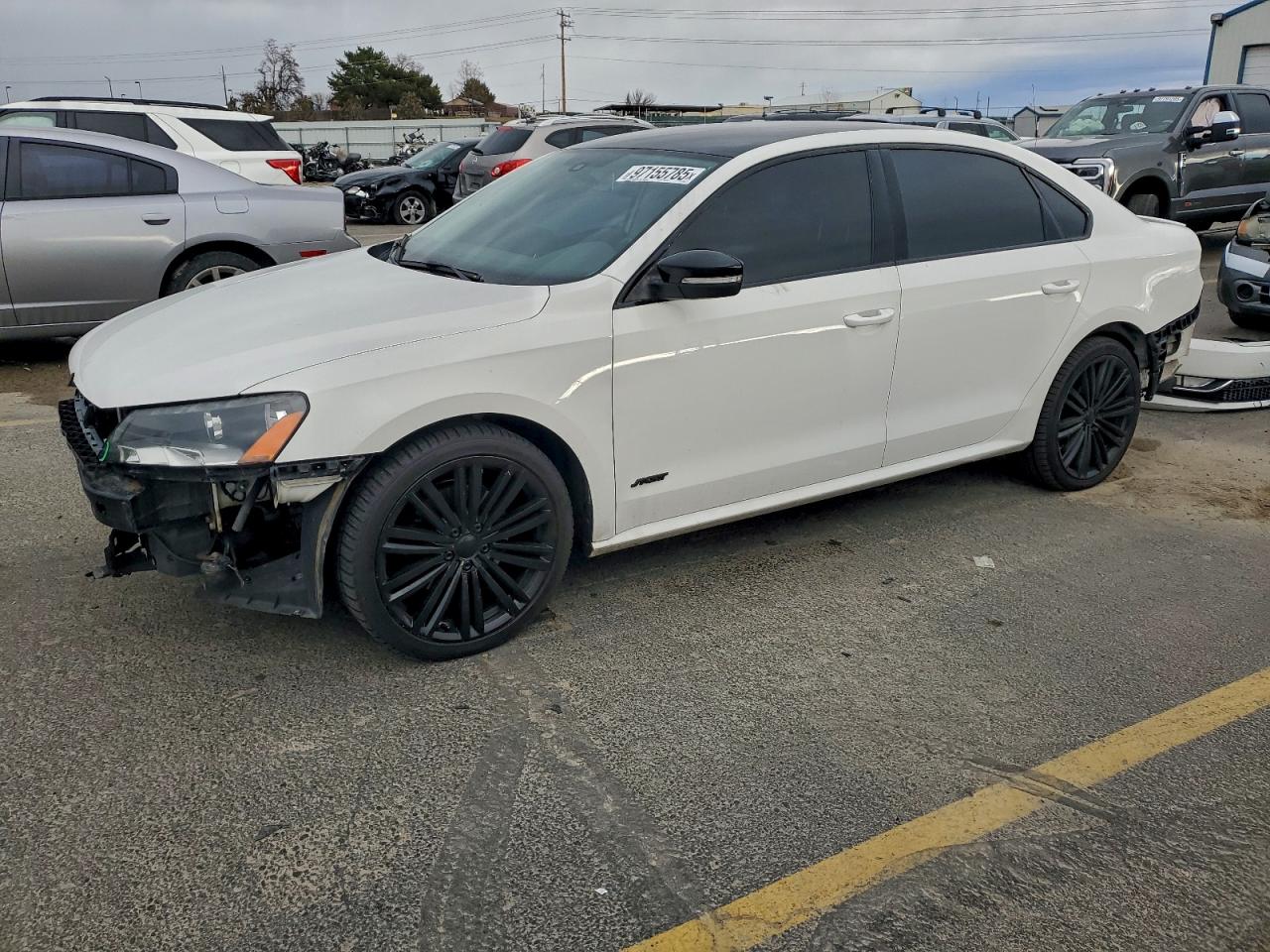 2015 VOLKSWAGEN PASSAT
