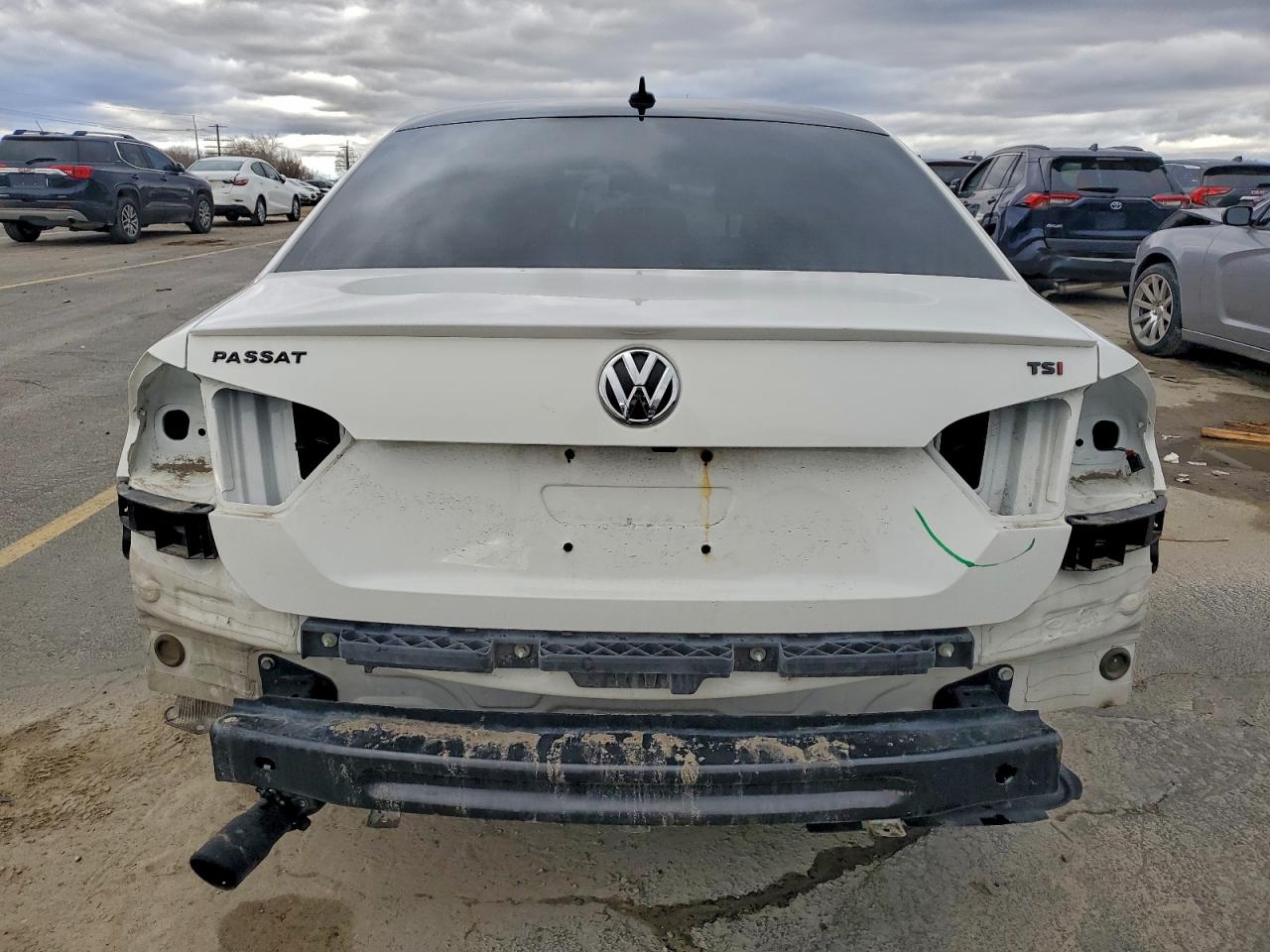 2015 VOLKSWAGEN PASSAT SE photo 6