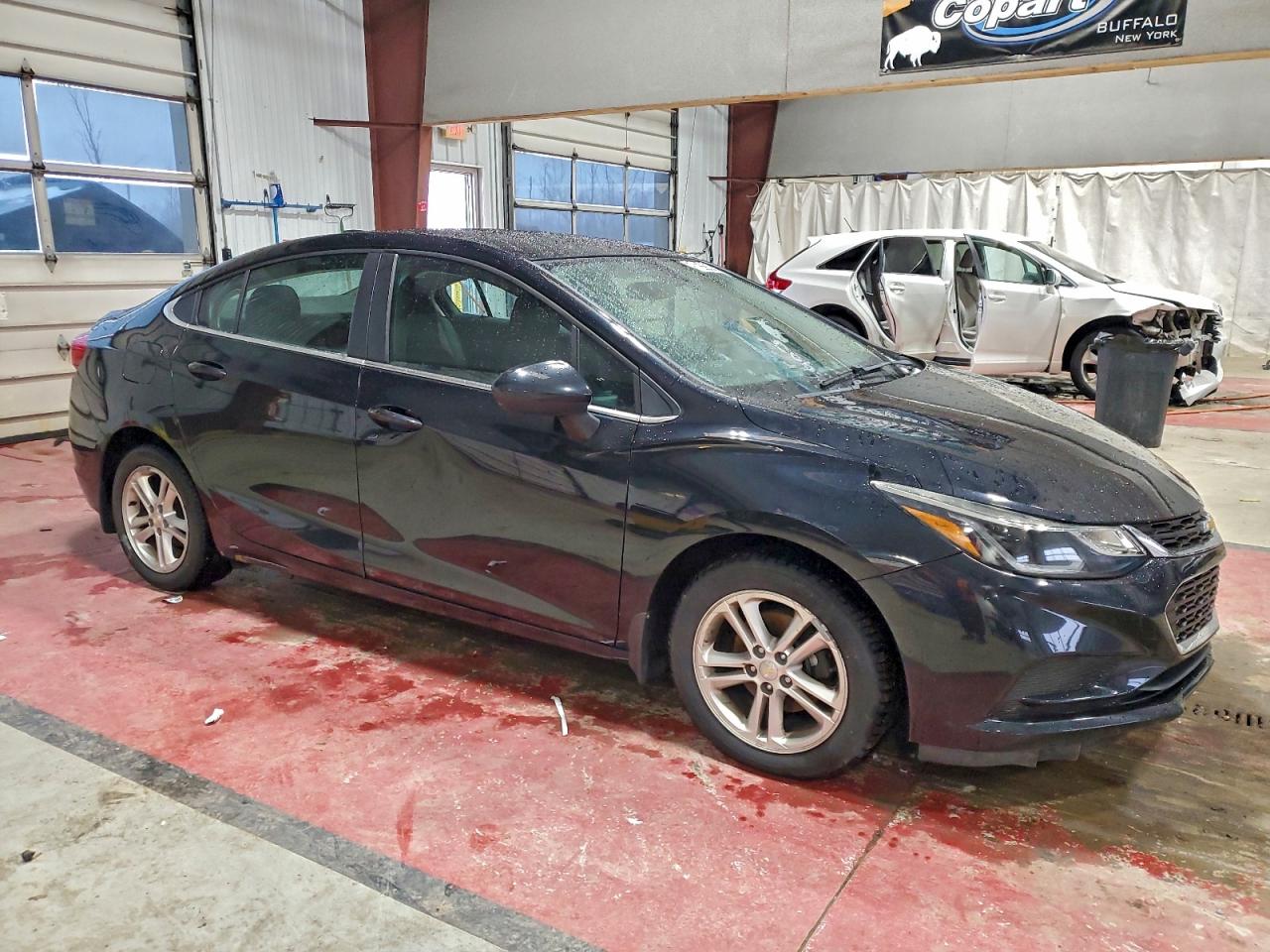 2017 CHEVROLET CRUZE LT photo 4