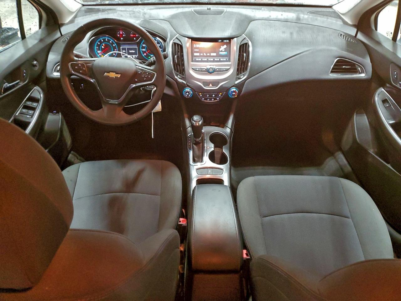 2017 CHEVROLET CRUZE LT photo 8