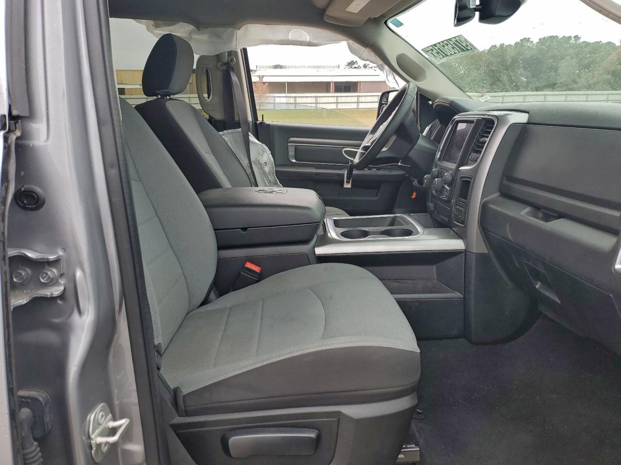 2023 RAM 1500 CLASSIC SLT photo 7
