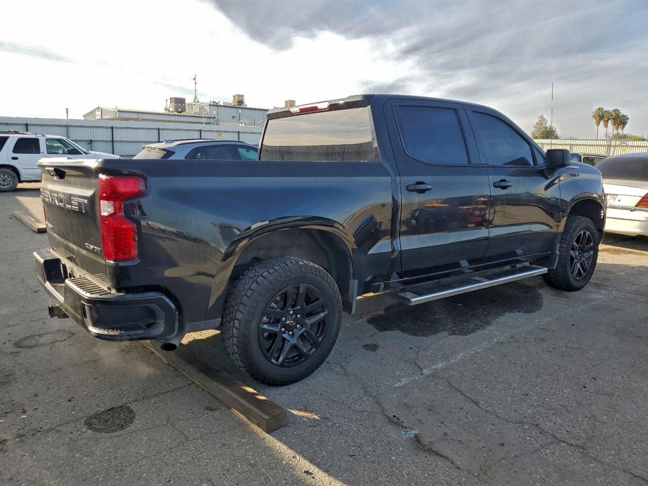 2024 CHEVROLET SILVERADO C1500 CUSTOM photo 3