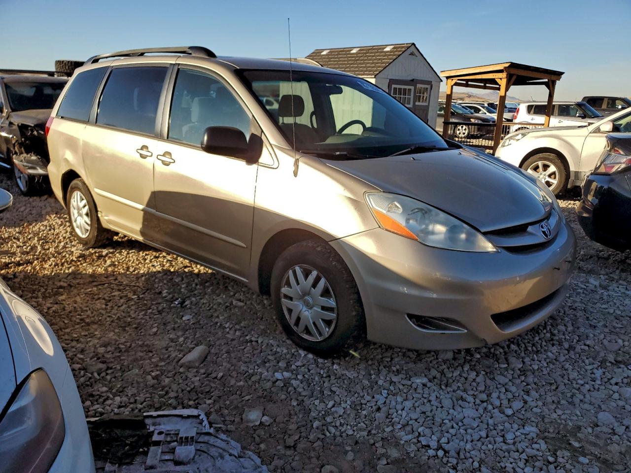 2007 TOYOTA SIENNA CE photo 4