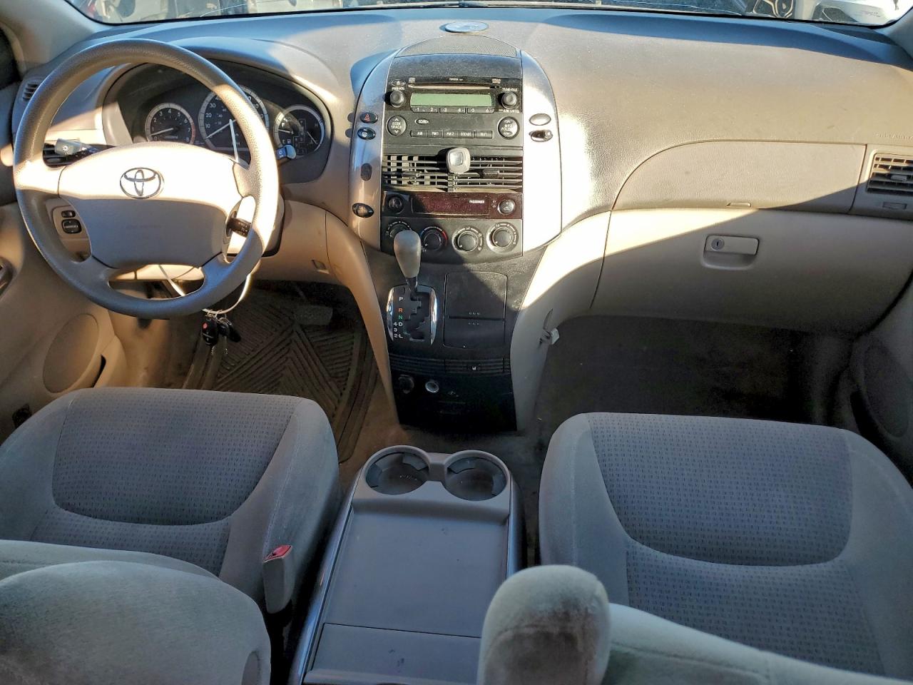 2007 TOYOTA SIENNA CE photo 8