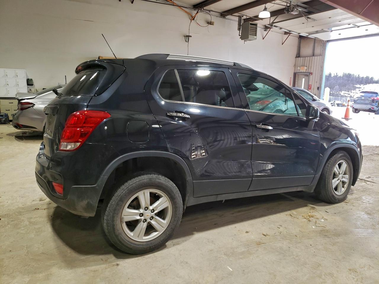 2019 CHEVROLET TRAX 1LT photo 3