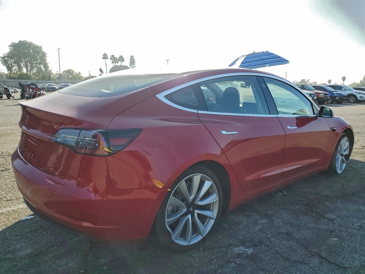 2018 TESLA MODEL 3 photo 3