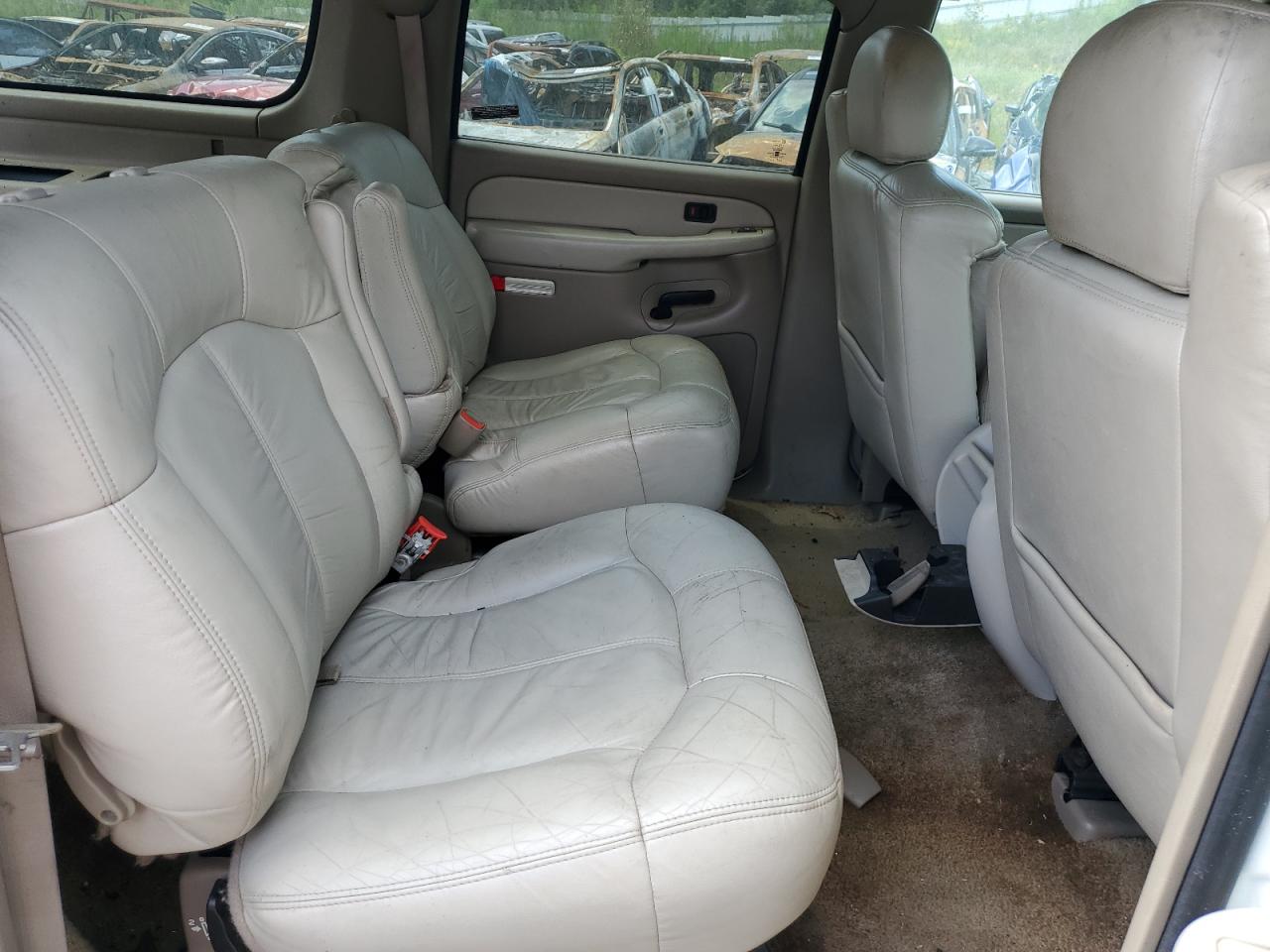 2001 CHEVROLET SUBURBAN C1500 photo 11