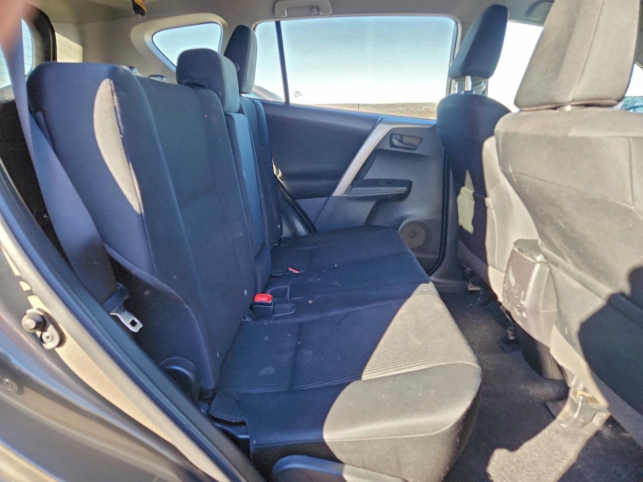 2015 TOYOTA RAV4 LE photo 10
