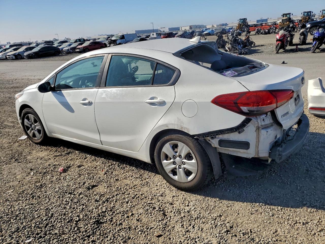 2017 KIA FORTE LX photo 2