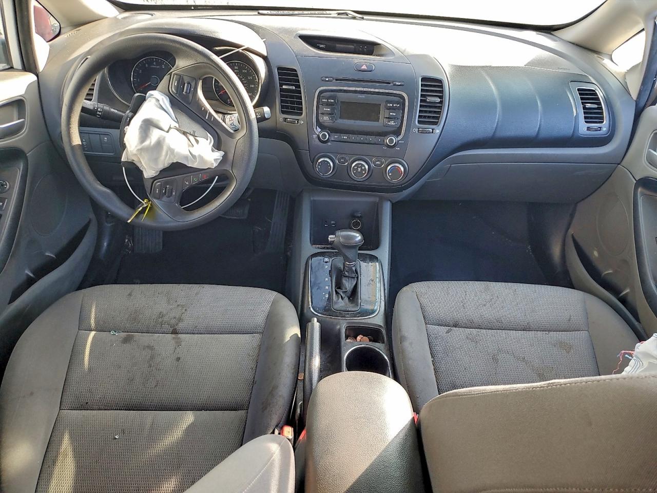 2017 KIA FORTE LX photo 8