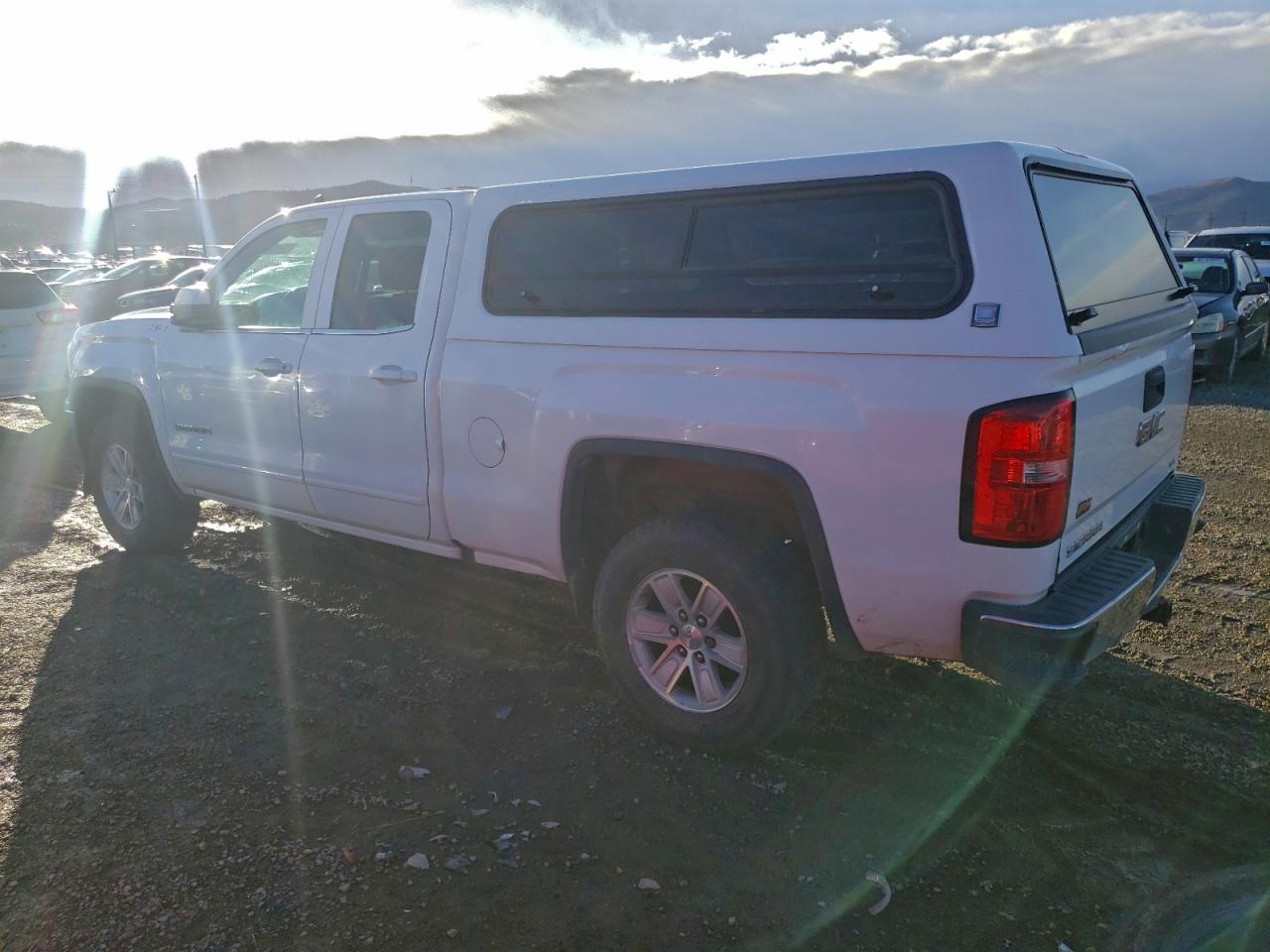 2017 GMC SIERRA K1500 SLE photo 2