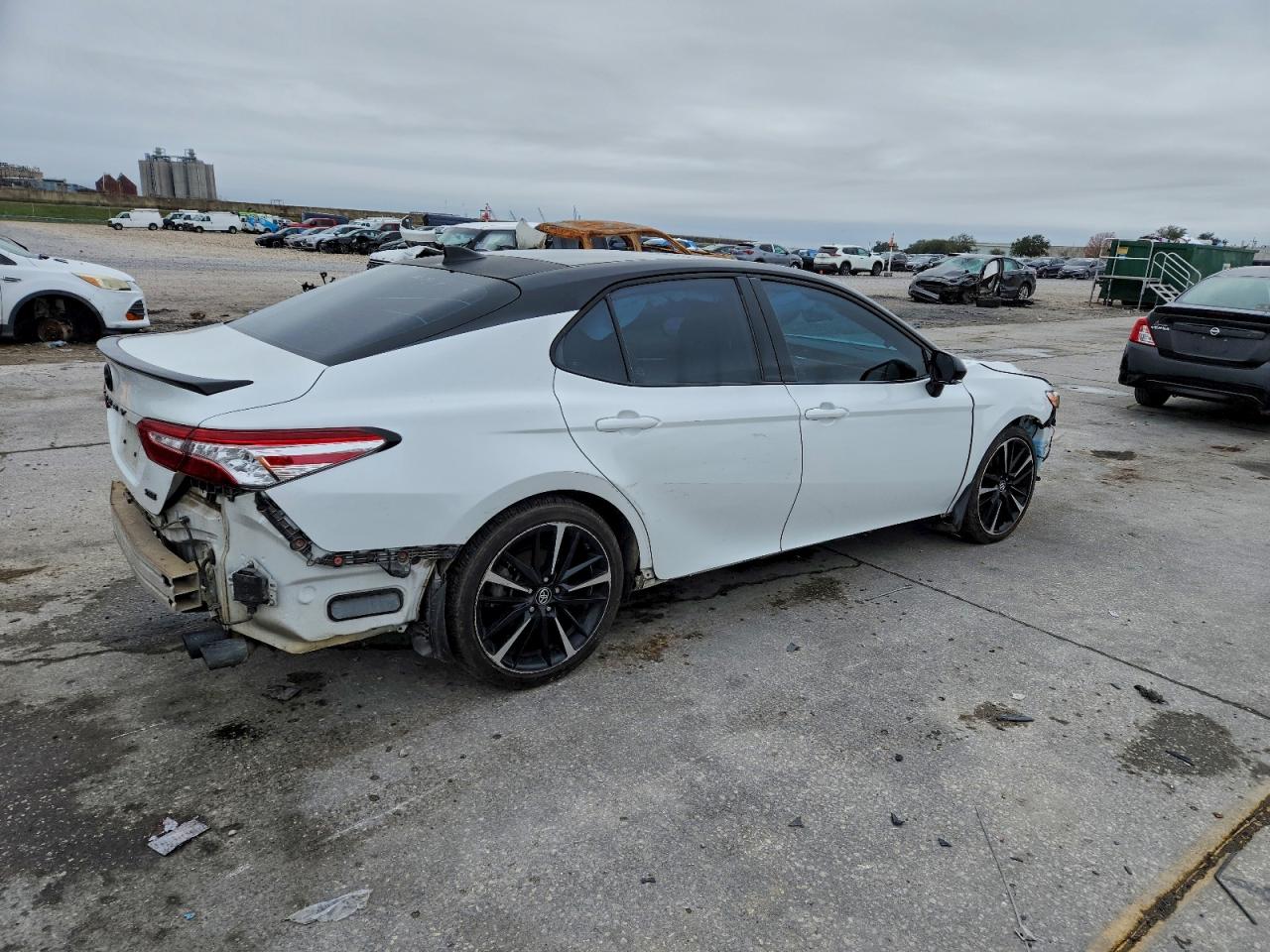 2020 TOYOTA CAMRY XSE photo 3