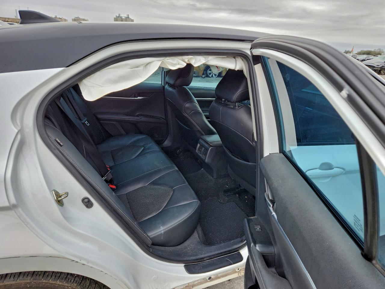 2020 TOYOTA CAMRY XSE photo 10