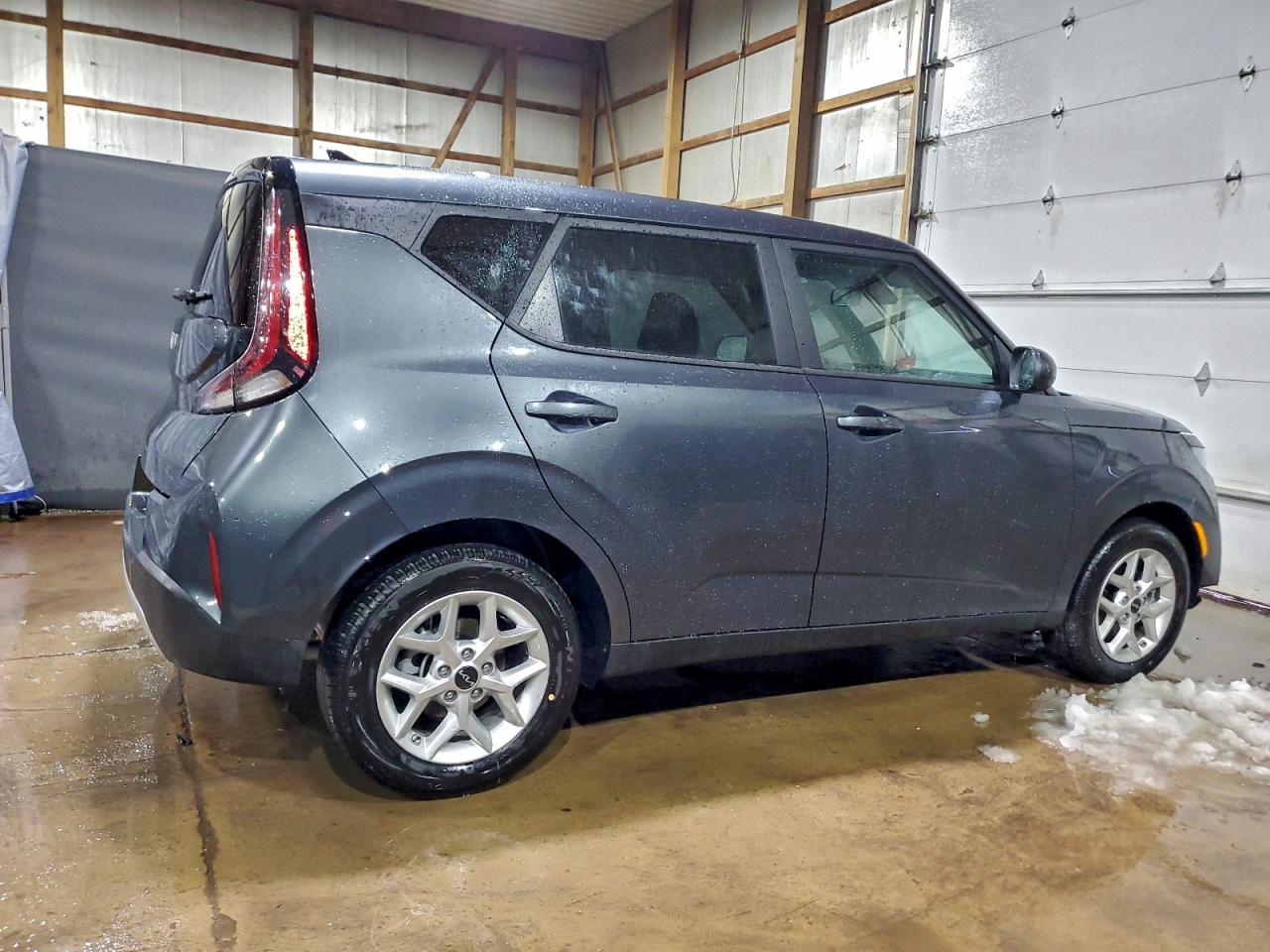 2025 KIA SOUL LX photo 3