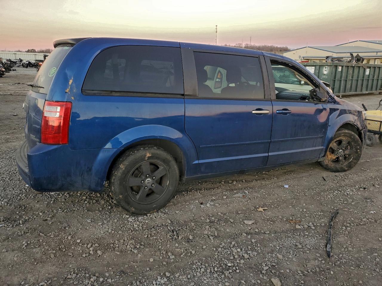 2010 DODGE GRAND CARAVAN SE photo 3