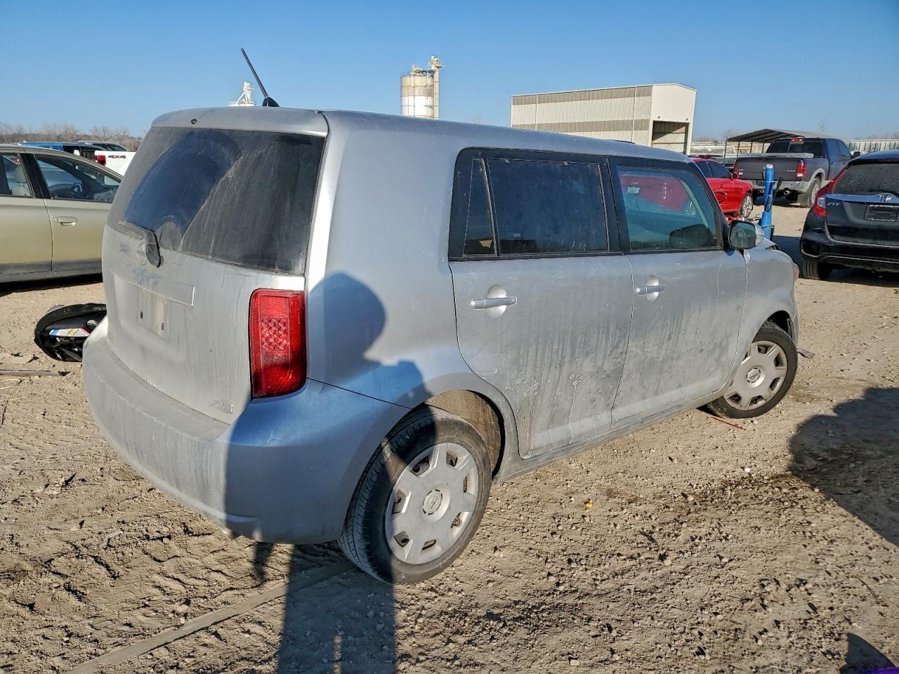 2010 TOYOTA SCION XB photo 3