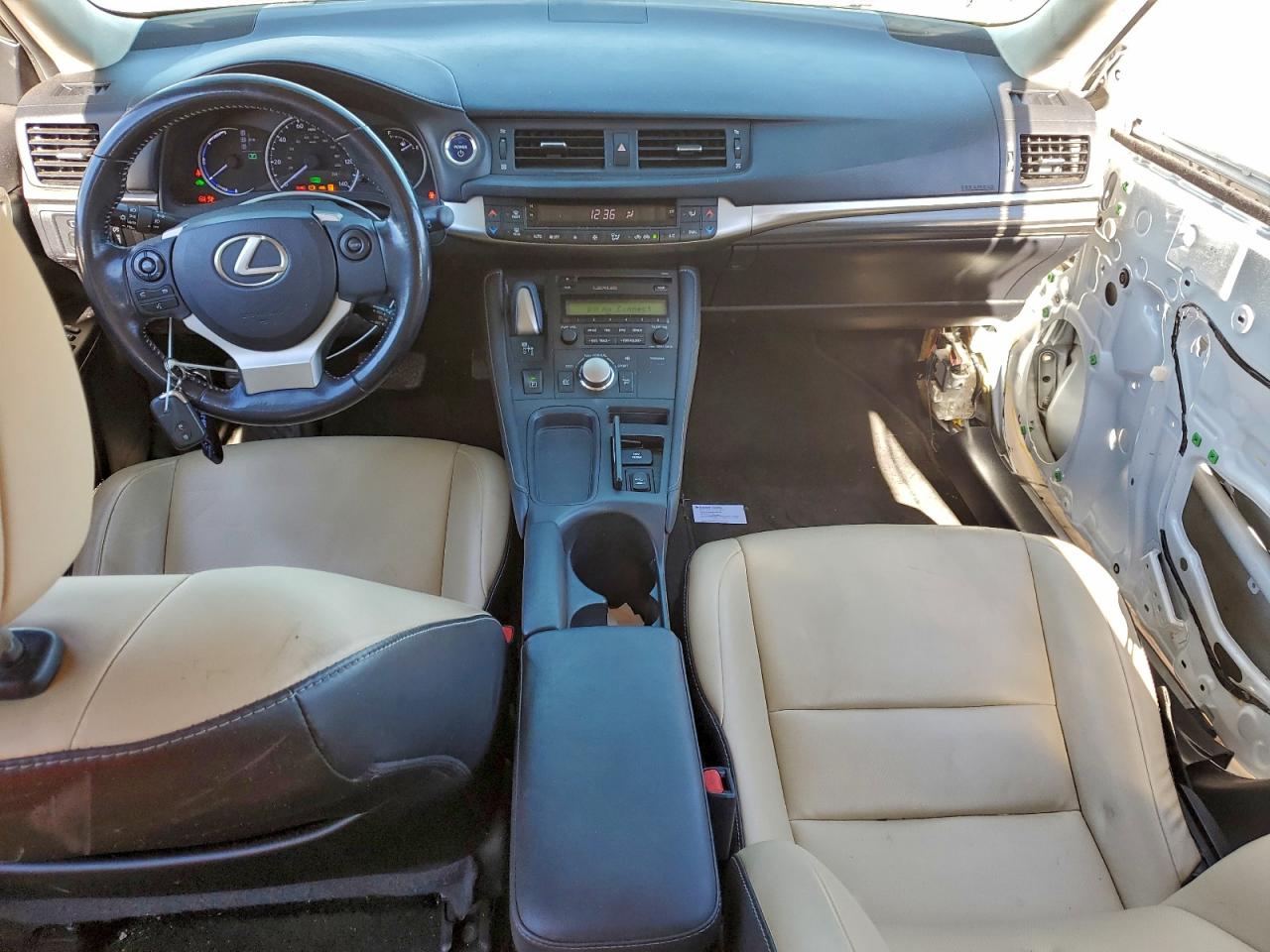 2016 LEXUS CT 200 photo 8