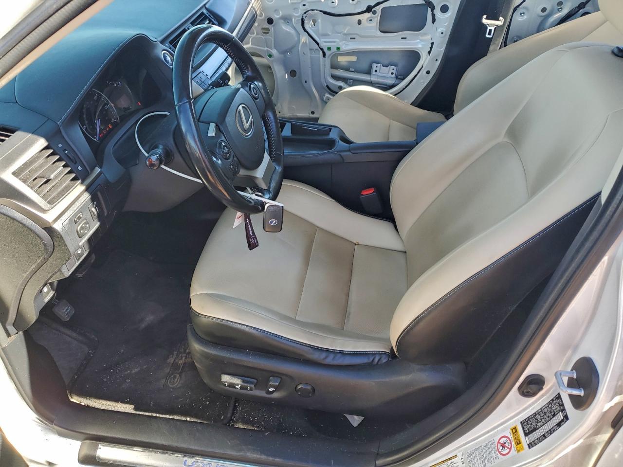 2016 LEXUS CT 200 photo 7