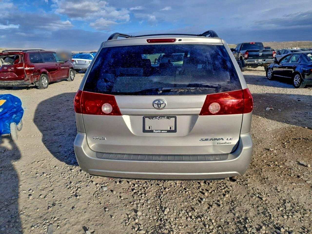 2009 TOYOTA SIENNA LE 8-PASSENGER photo 6
