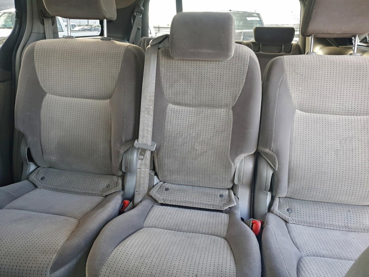 2009 TOYOTA SIENNA LE 8-PASSENGER photo 10