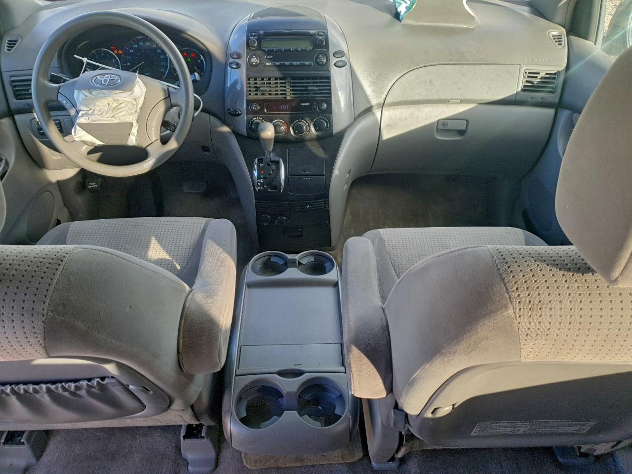 2009 TOYOTA SIENNA LE 8-PASSENGER photo 8