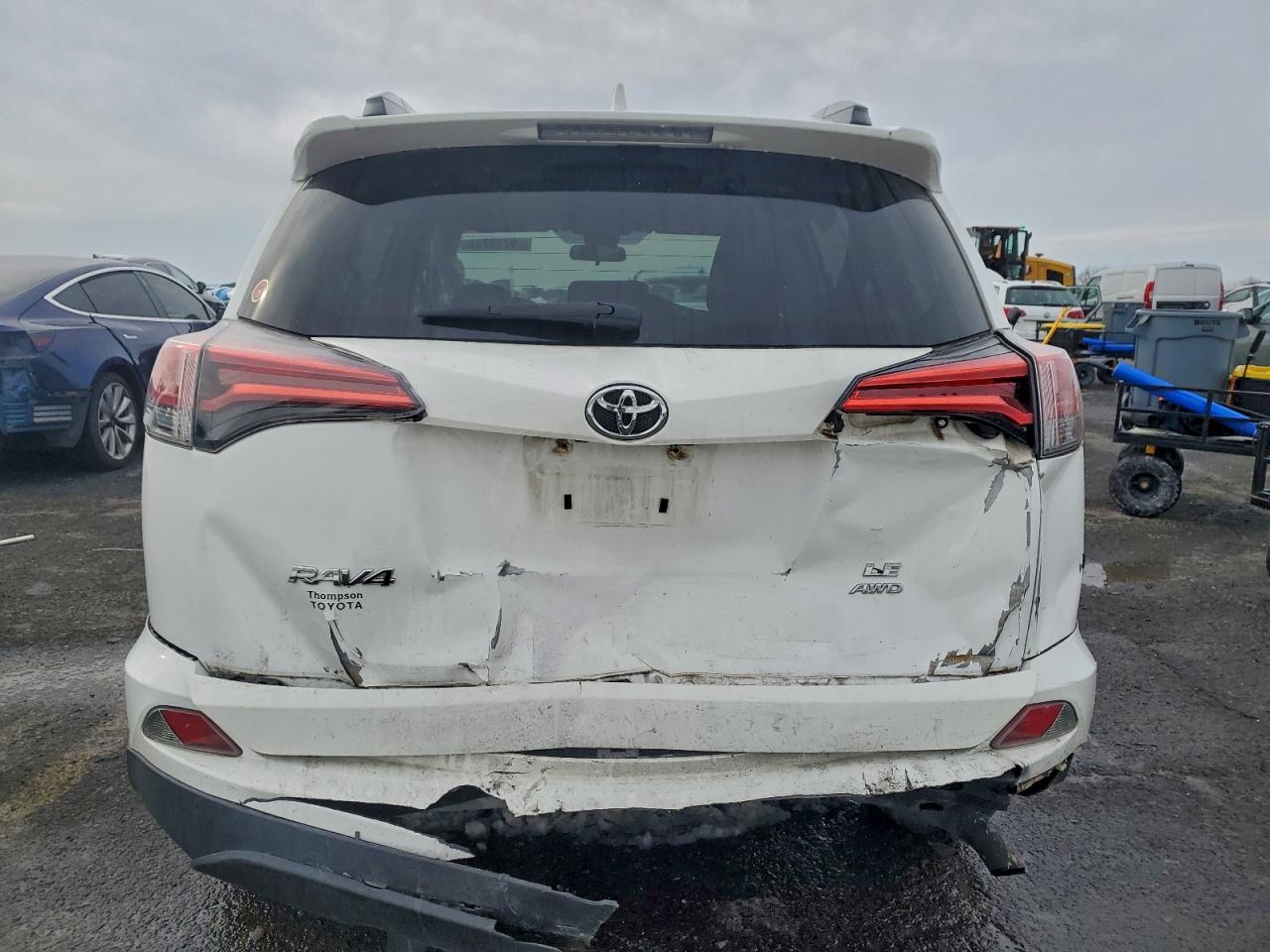 2017 TOYOTA RAV4 LE photo 6