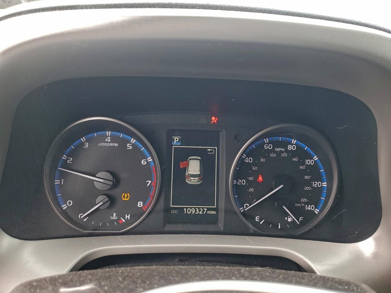 2017 TOYOTA RAV4 LE photo 9