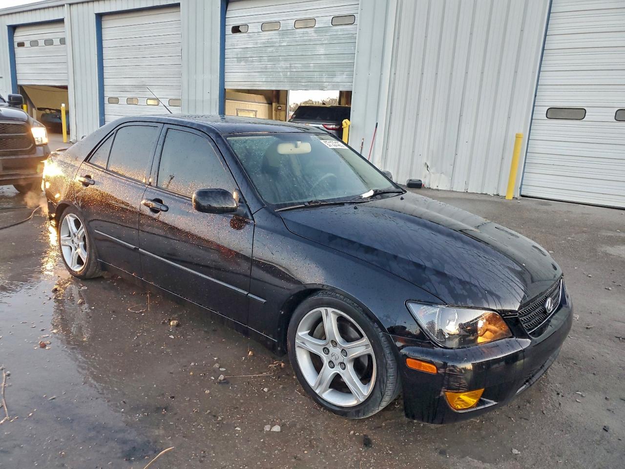 2003 LEXUS IS 300 photo 4