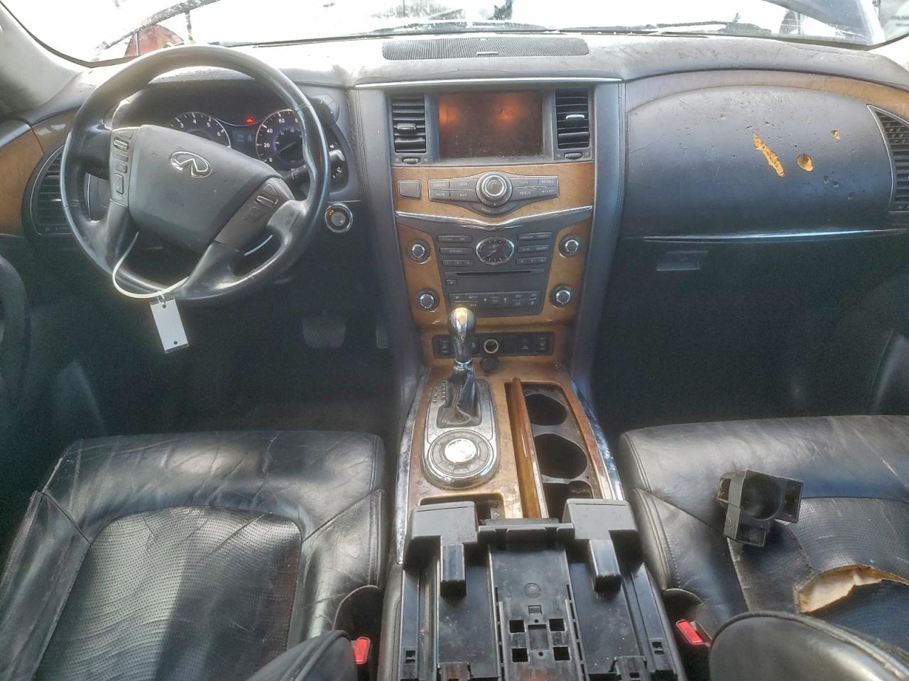 2011 INFINITI QX56 photo 8