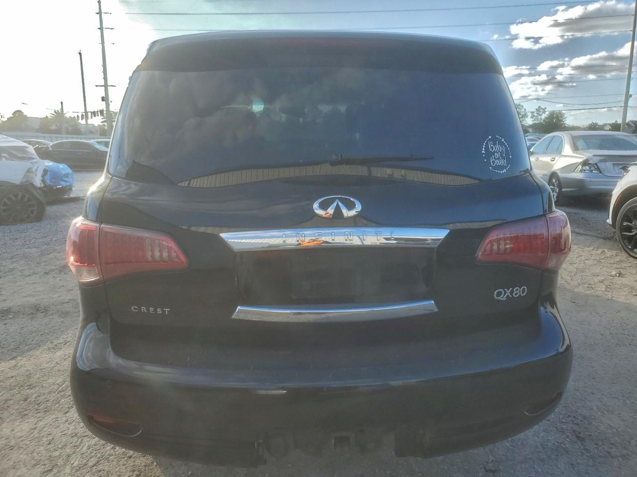 2011 INFINITI QX56 photo 6