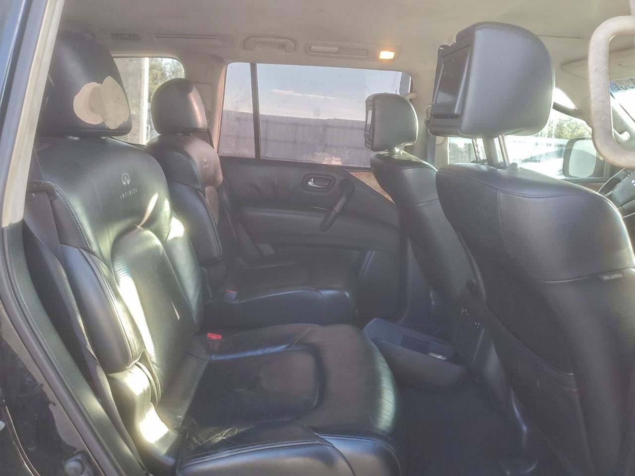 2011 INFINITI QX56 photo 11
