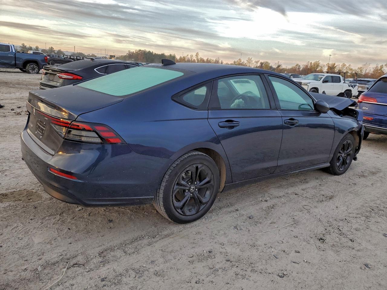 2025 HONDA ACCORD SE photo 3