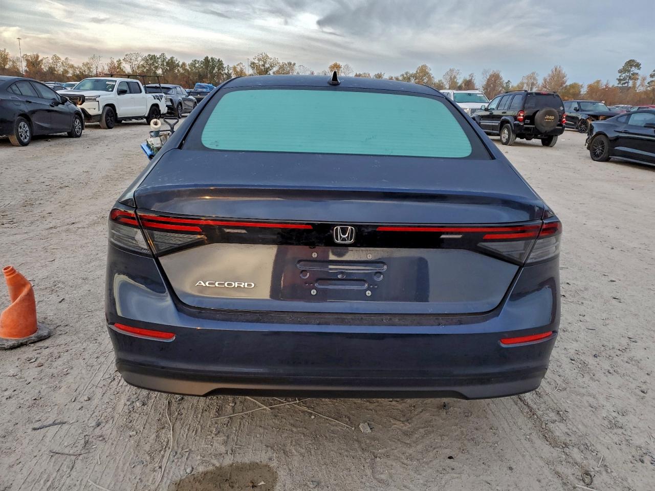 2025 HONDA ACCORD SE photo 6